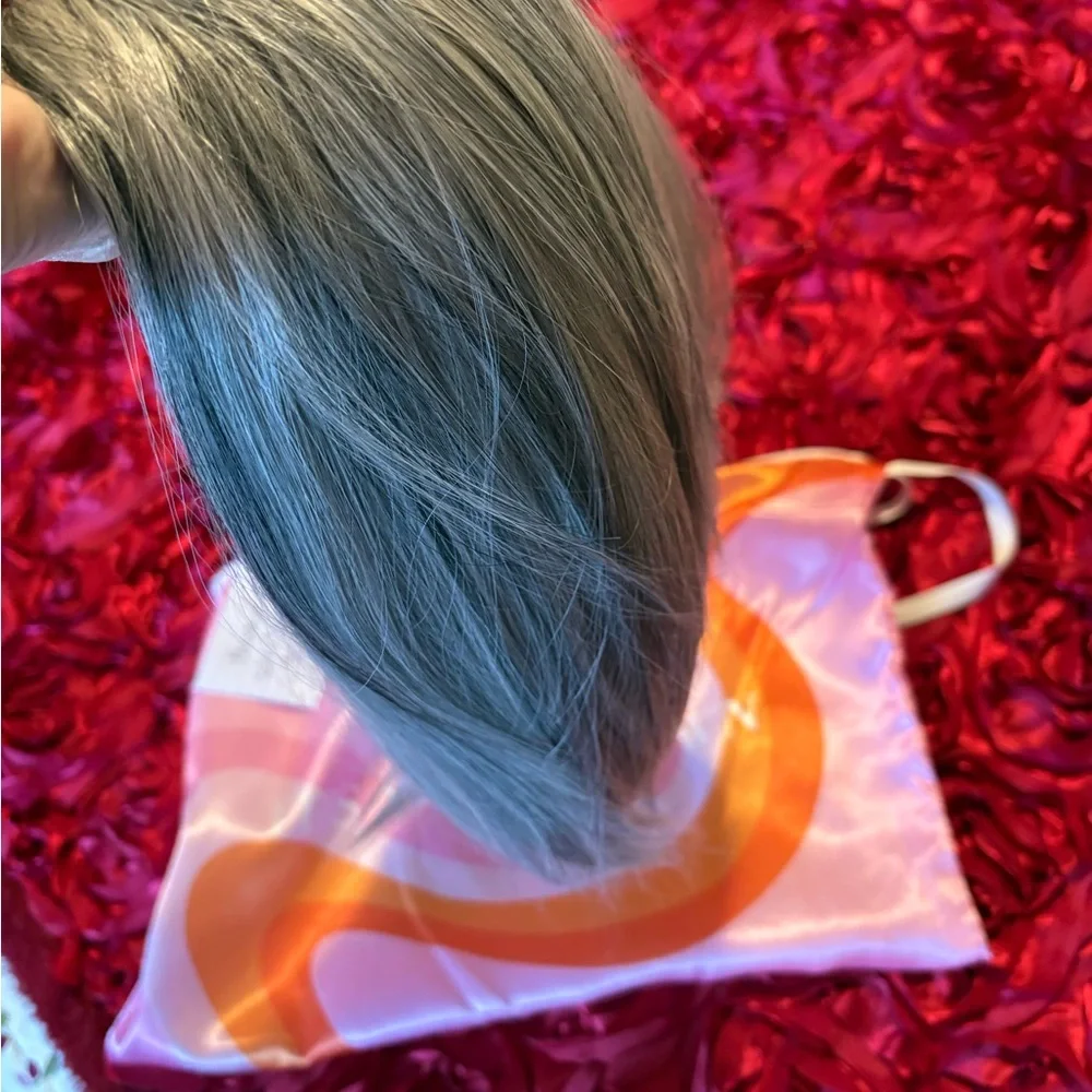 Silver Hair Bob Style Wig - Picture 3 of 5
